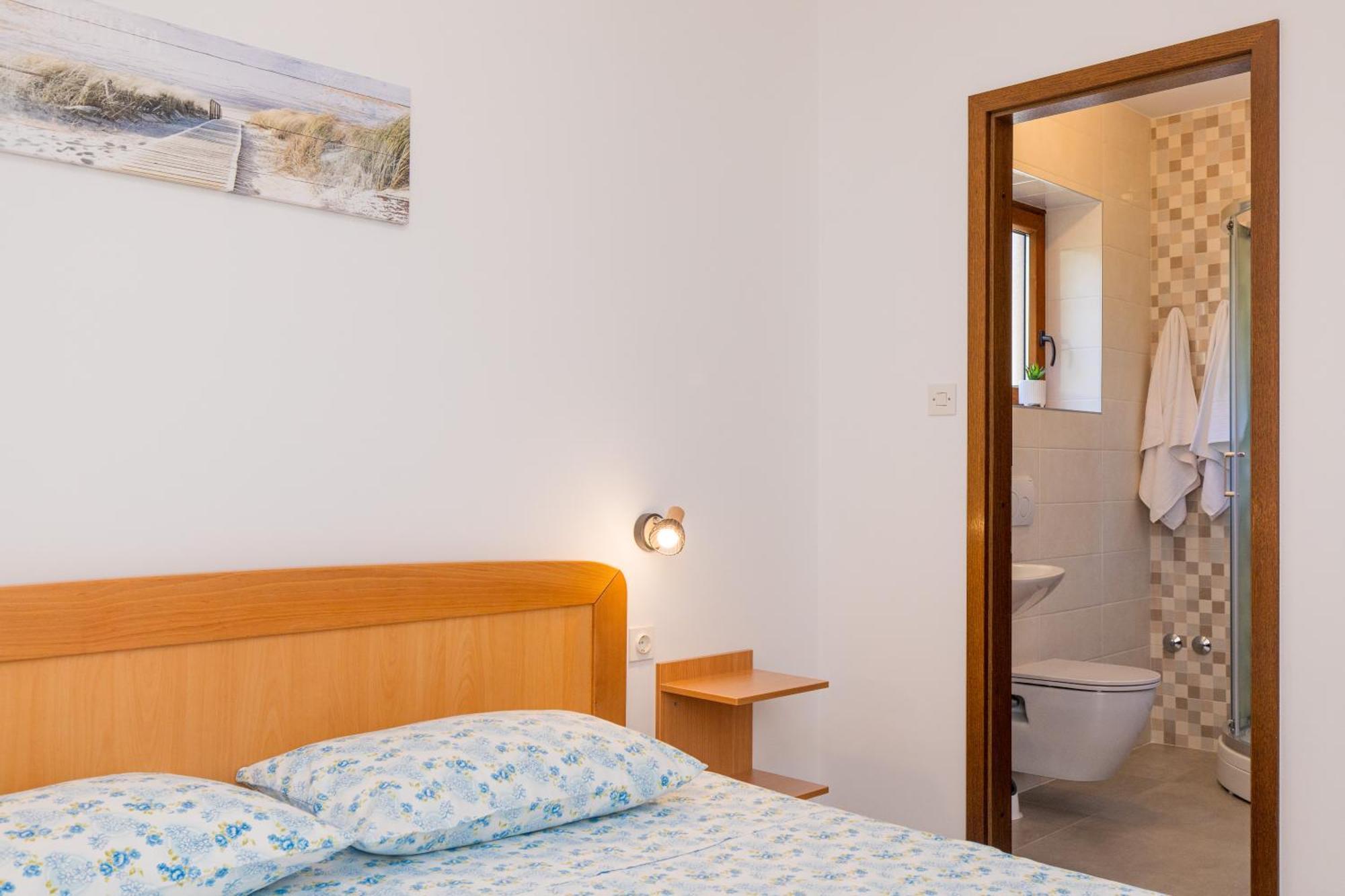 Apartmani Pina 克尔克 外观 照片