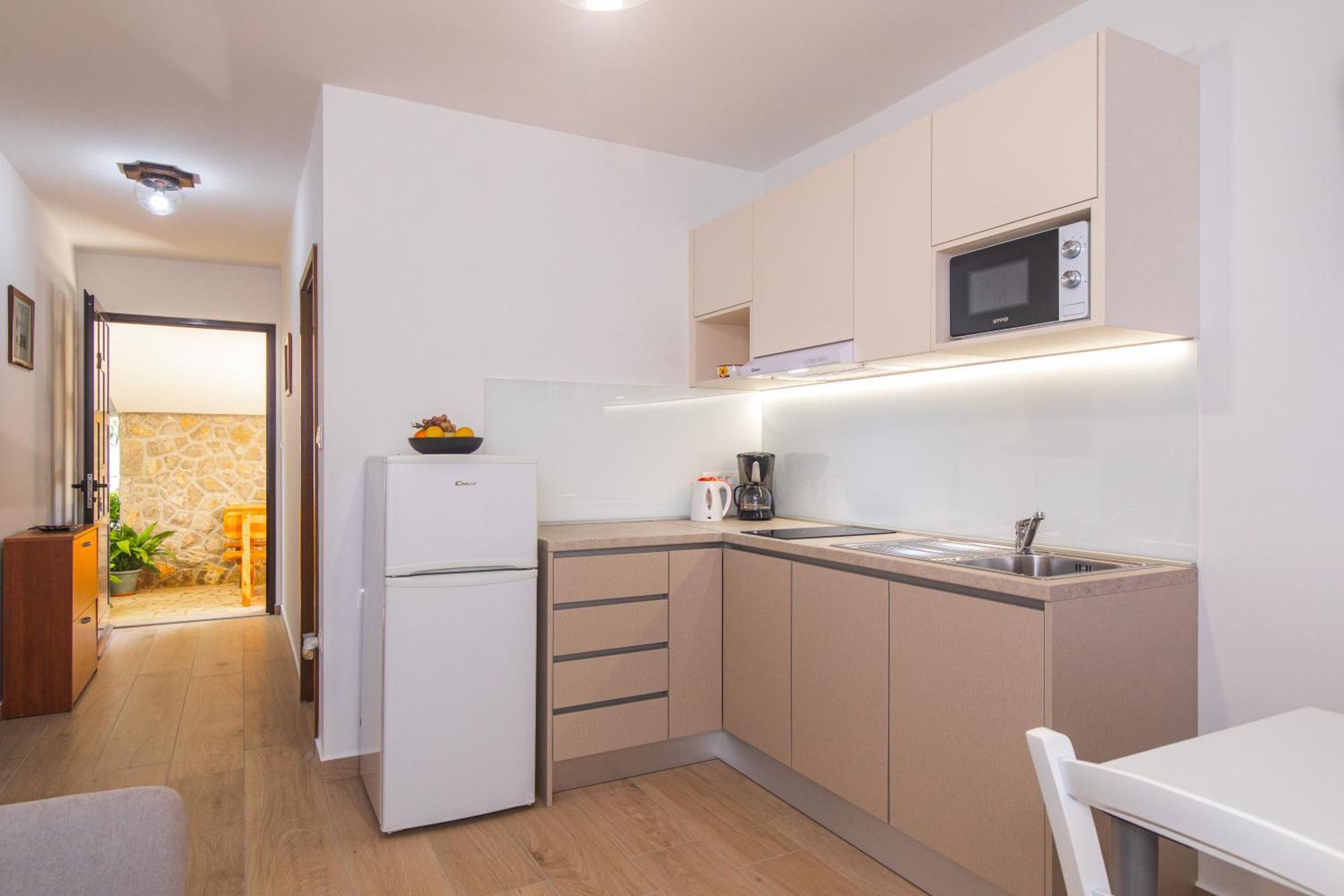 Apartmani Pina 克尔克 外观 照片
