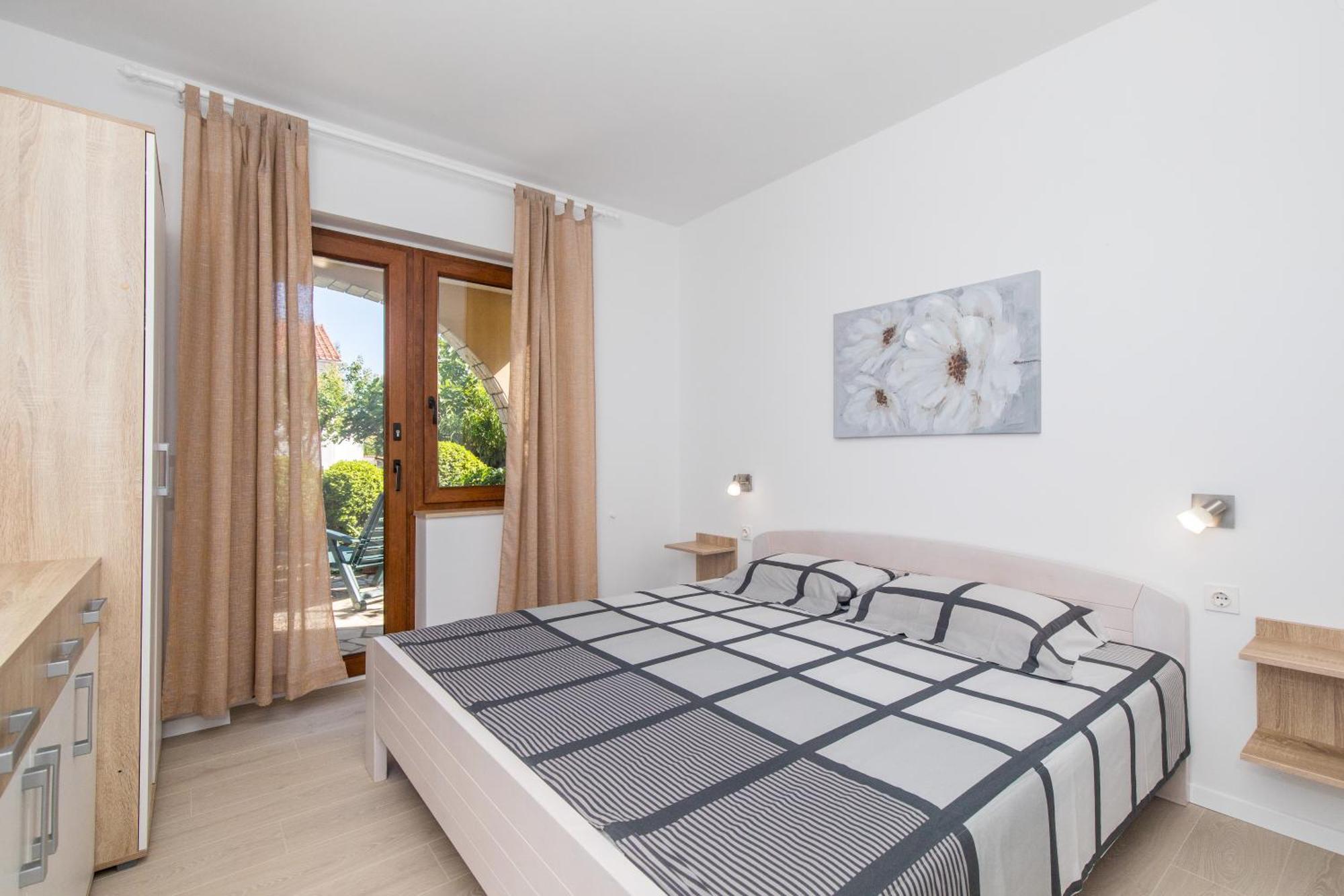 Apartmani Pina 克尔克 外观 照片