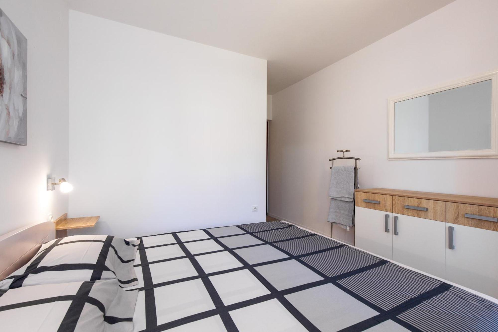 Apartmani Pina 克尔克 外观 照片