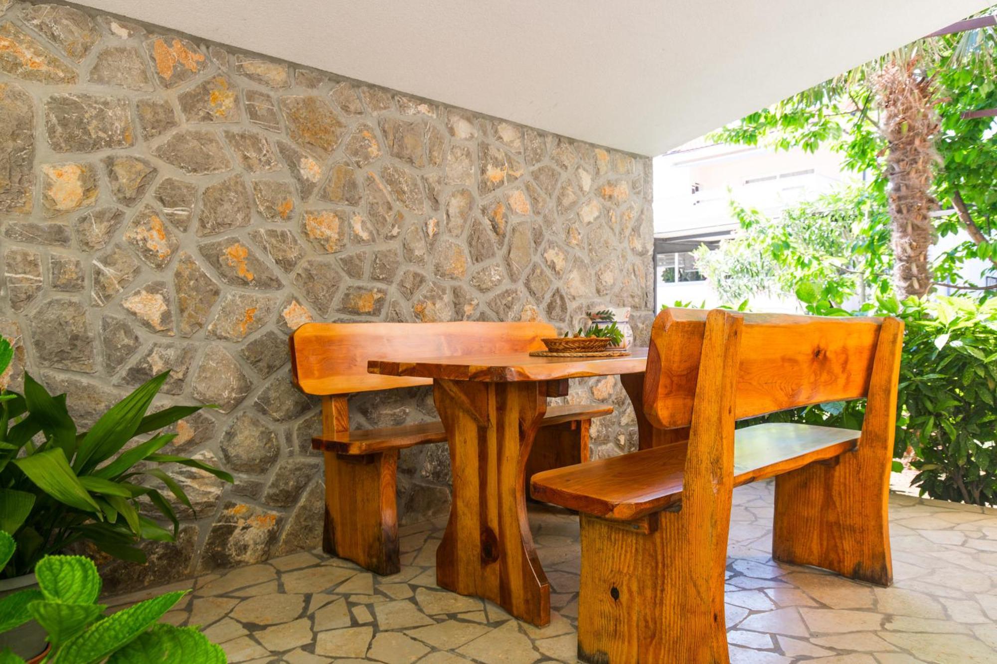 Apartmani Pina 克尔克 外观 照片