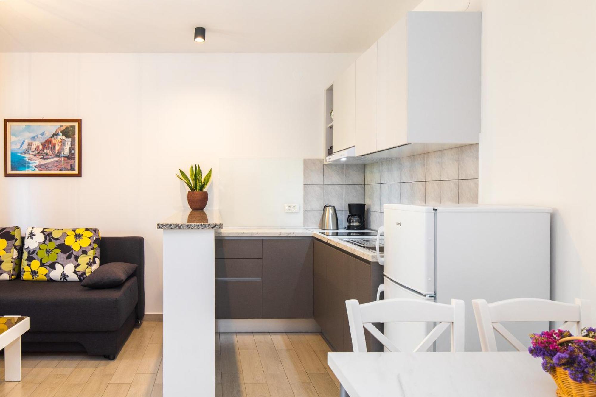 Apartmani Pina 克尔克 外观 照片
