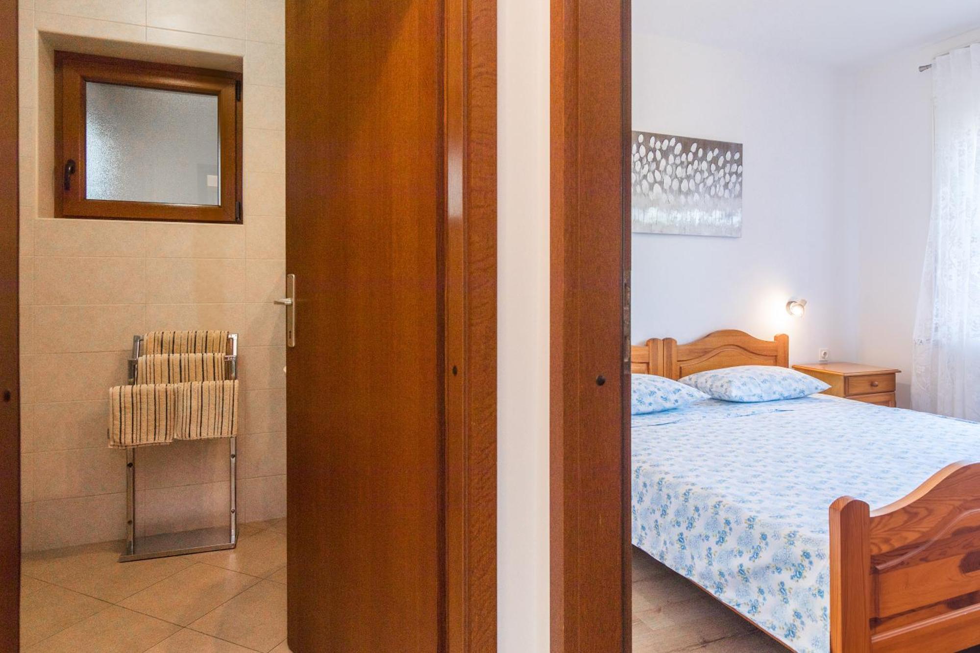 Apartmani Pina 克尔克 外观 照片