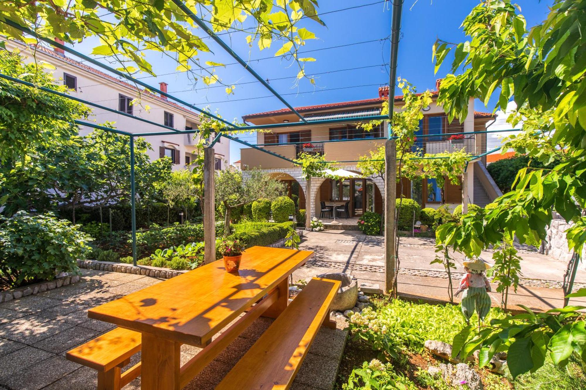 Apartmani Pina 克尔克 外观 照片