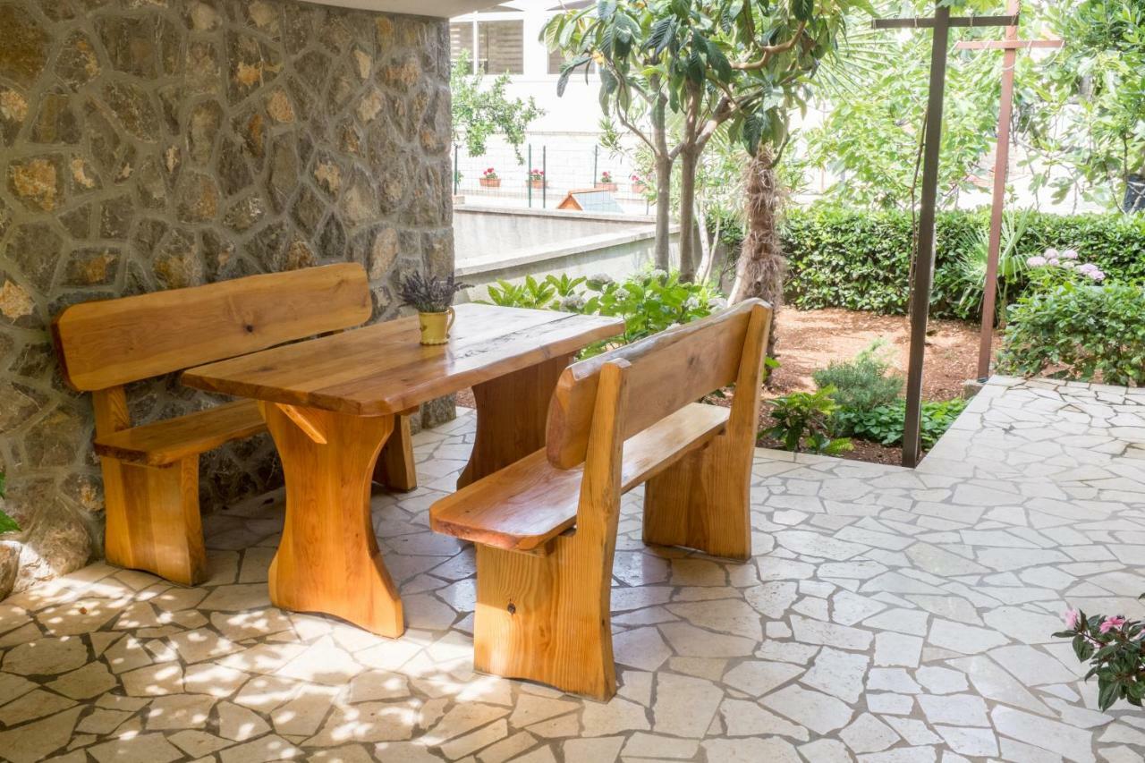 Apartmani Pina 克尔克 外观 照片